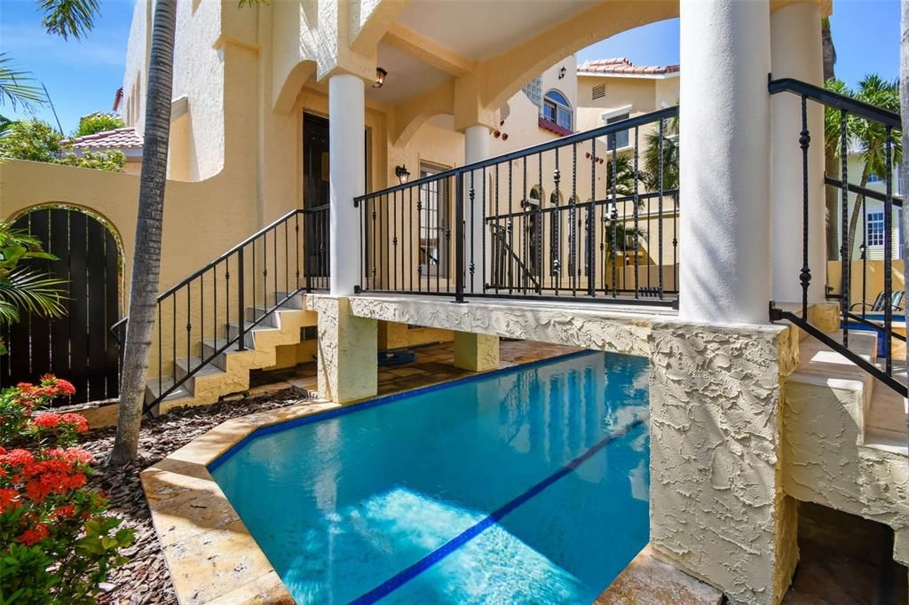 Exterior, Pool
