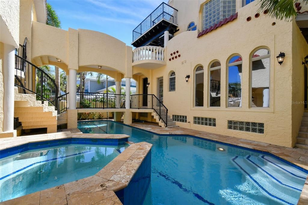 Exterior, Pool