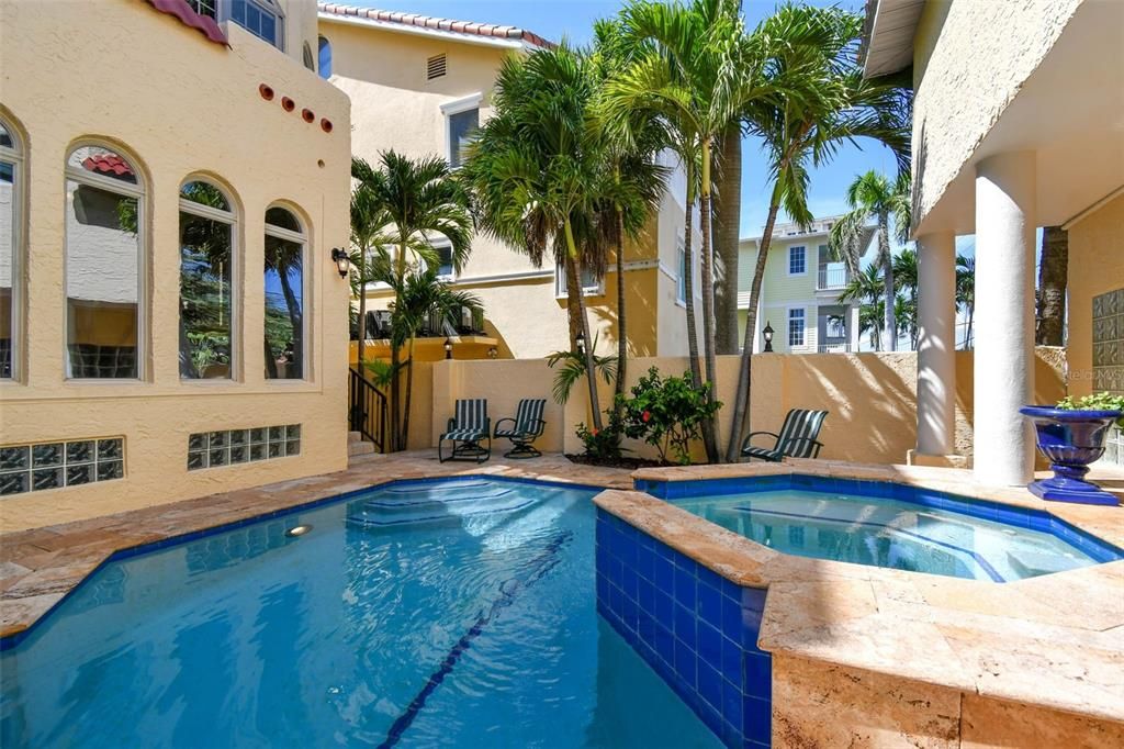 Exterior, Pool