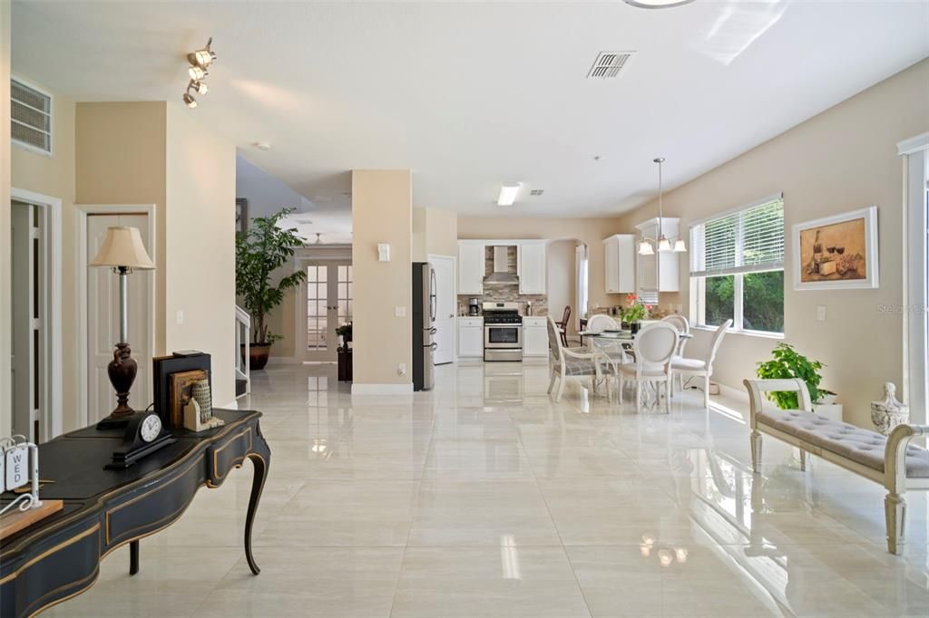Dining room, Interior, Kitchen, Pendant Lights, Stainless Steel Appliances