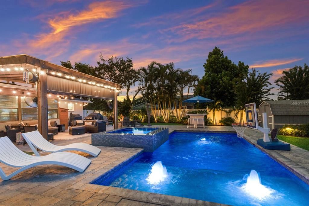 Exterior, Pool