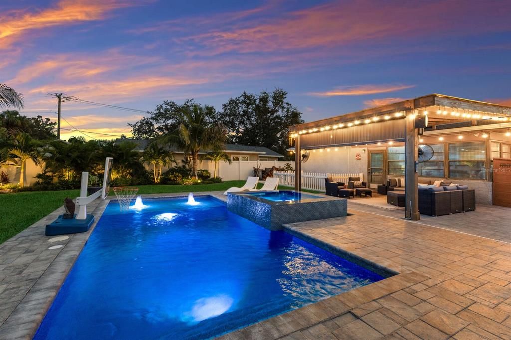 Exterior, Pool