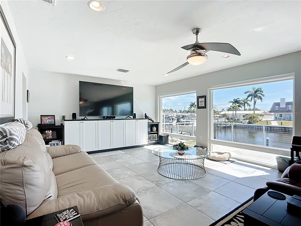 Interior, Living room, Recessed Lighting, Water