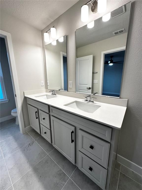 Bathroom, Dual Sink Vanities, Interior