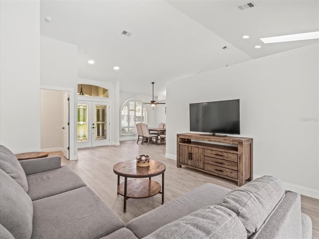 Dining room, Interior, Living room, Recessed Lighting, Wood Texture Flooring