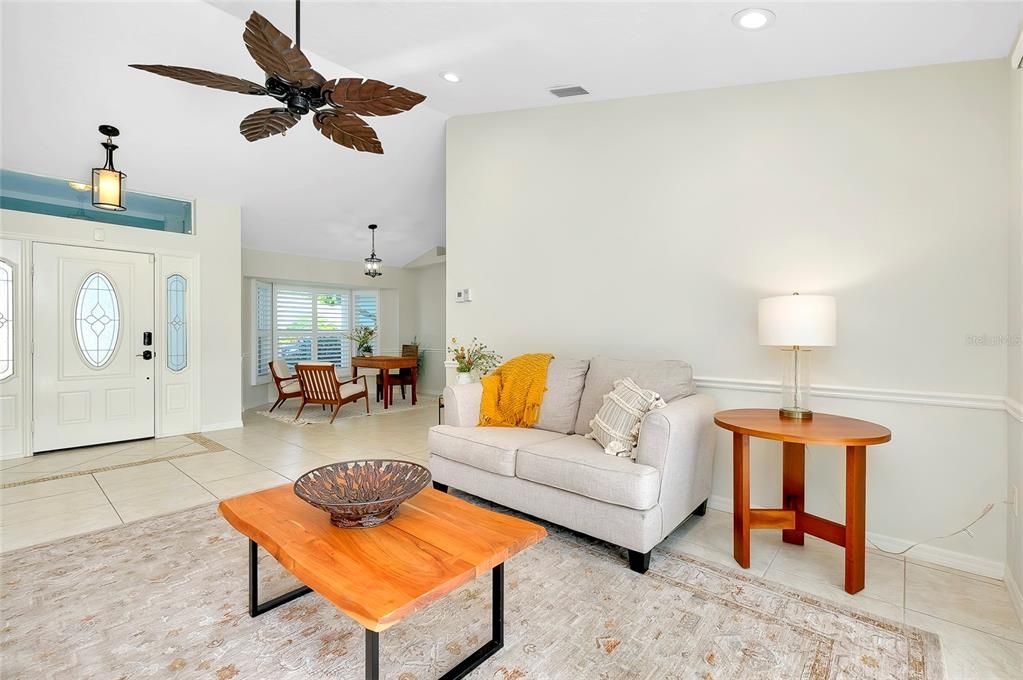 Dining room, Interior, Living room, Pendant Lights, Recessed Lighting