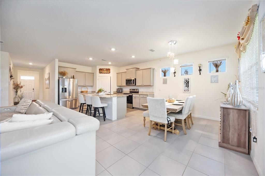Dining room, Interior, Kitchen, Living room, Pendant Lights, Recessed Lighting, Stainless Steel Appliances