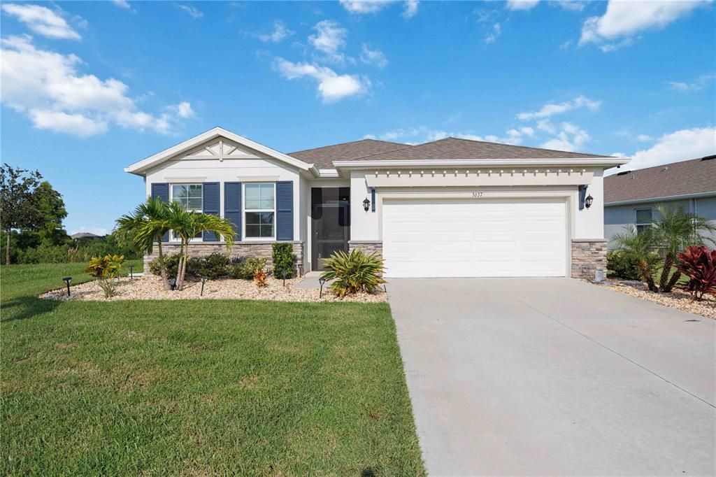 Attached, Exterior, Facade, Ranch