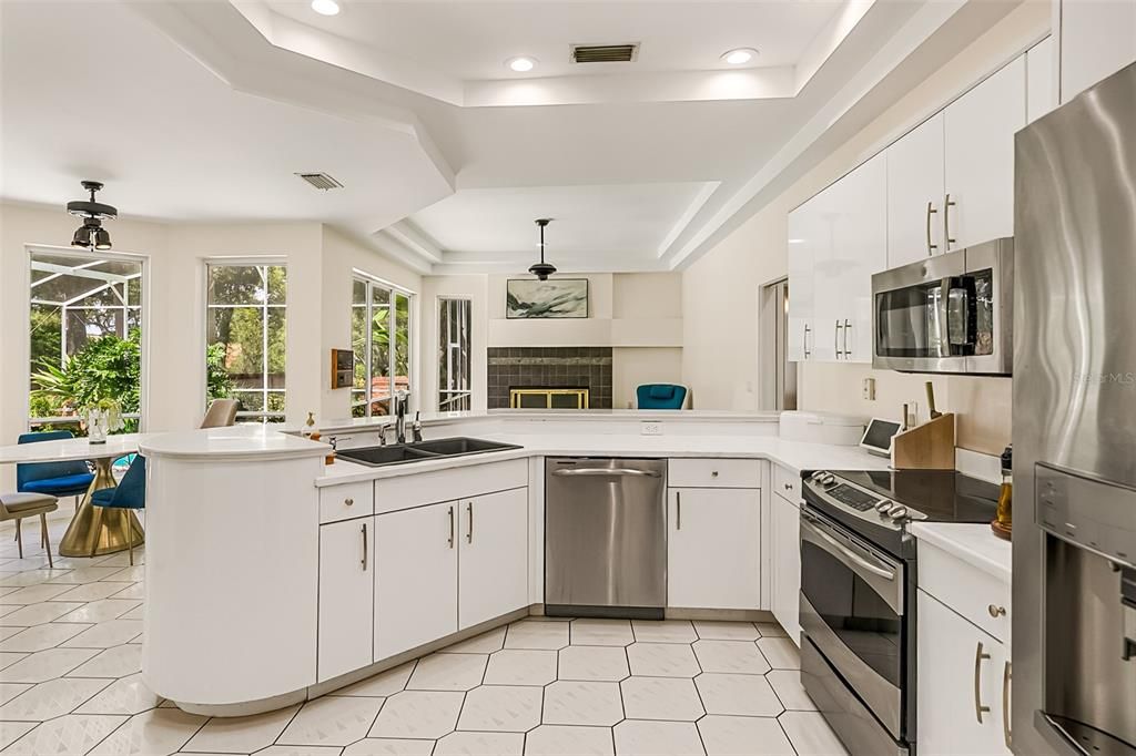 Dining room, Interior, Kitchen, Recessed Lighting, Stainless Steel Appliances