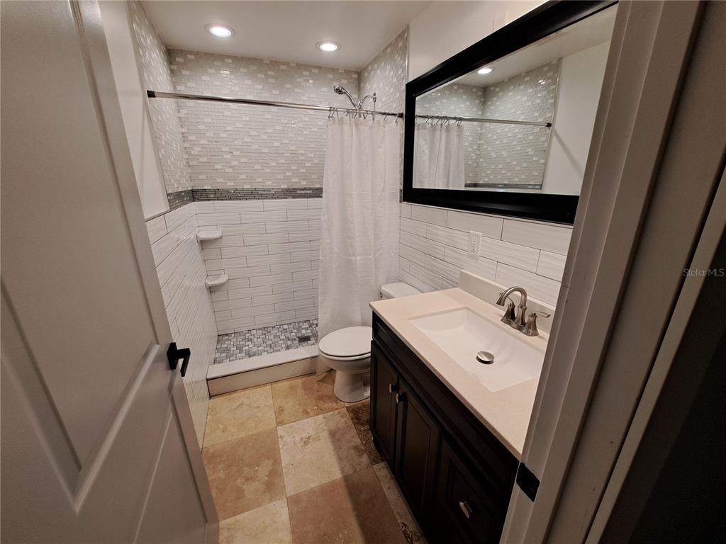 Bathroom, Interior, Recessed Lighting