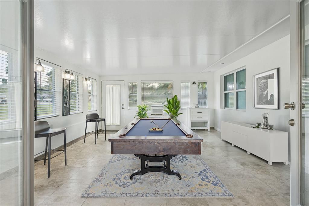 Billiard Table, Game Room, Interior