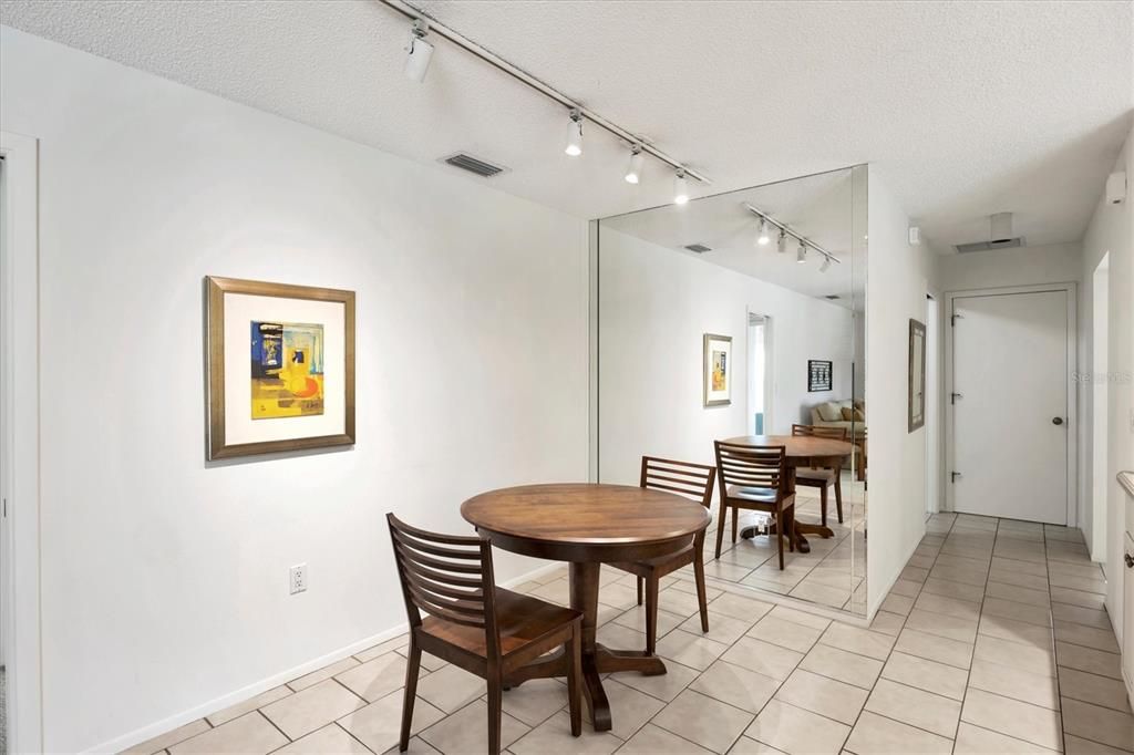 Dining room, Interior