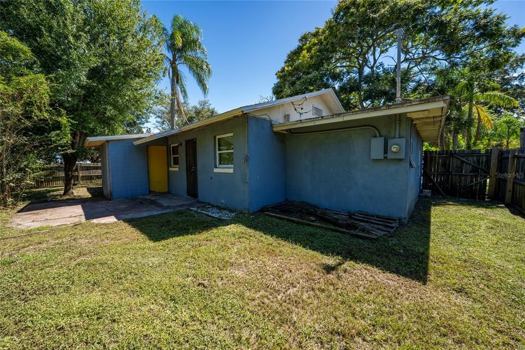 Backyard, Exterior