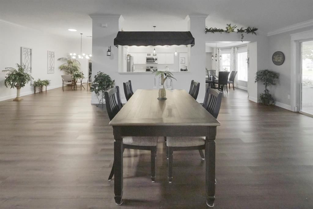 Dining room, Interior, Kitchen, Pendant Lights, Recessed Lighting, Wood Texture Flooring