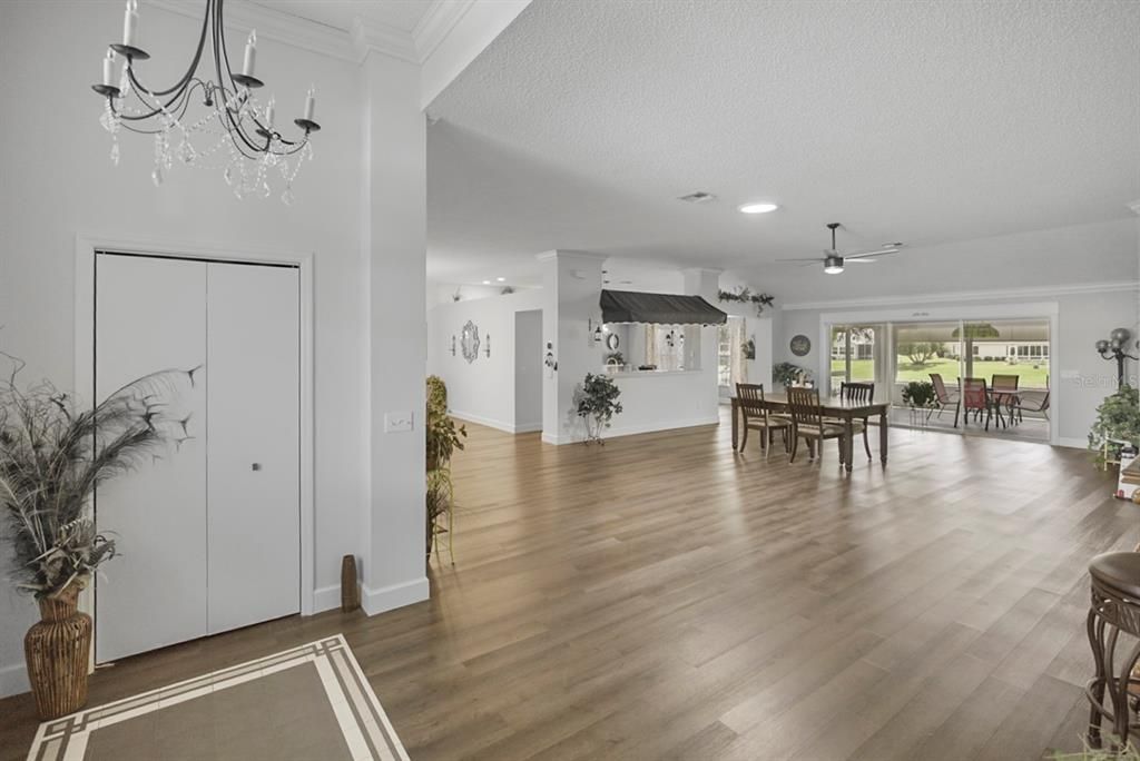 Chandelier, Dining room, Interior, Recessed Lighting, Wood Texture Flooring
