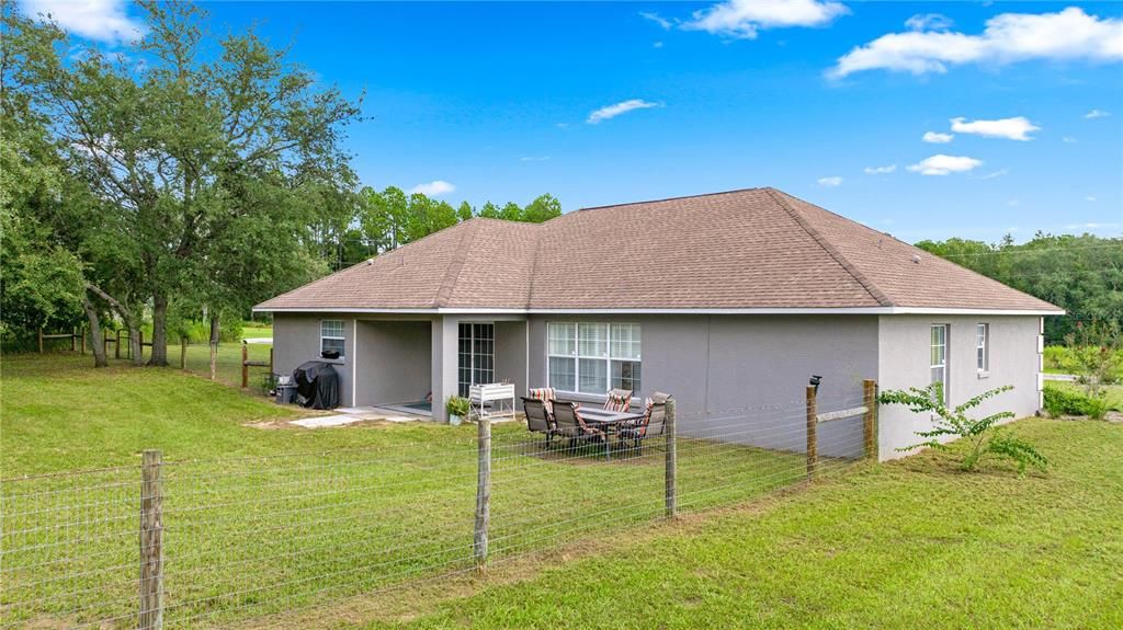 Backyard, Exterior