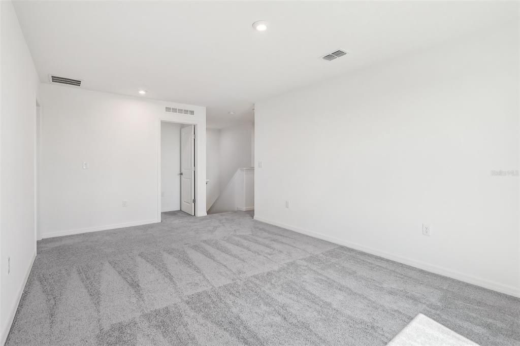 Empty room, Interior, Recessed Lighting