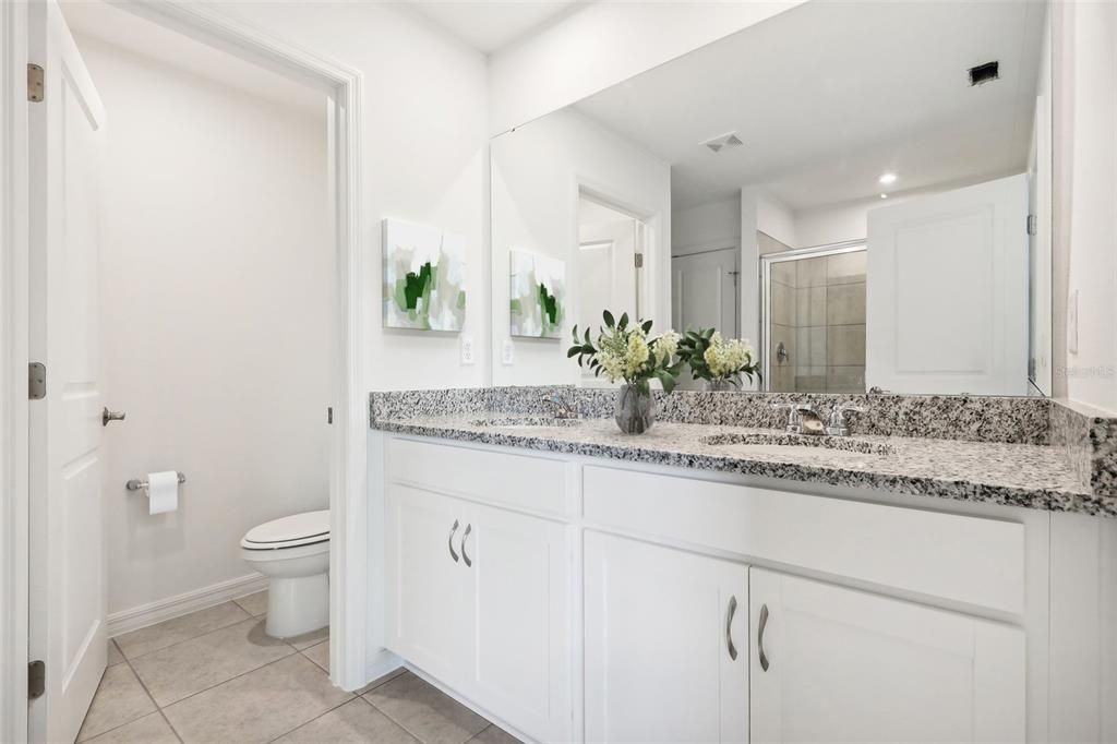 Bathroom, Dual Sink Vanities, Interior, Recessed Lighting
