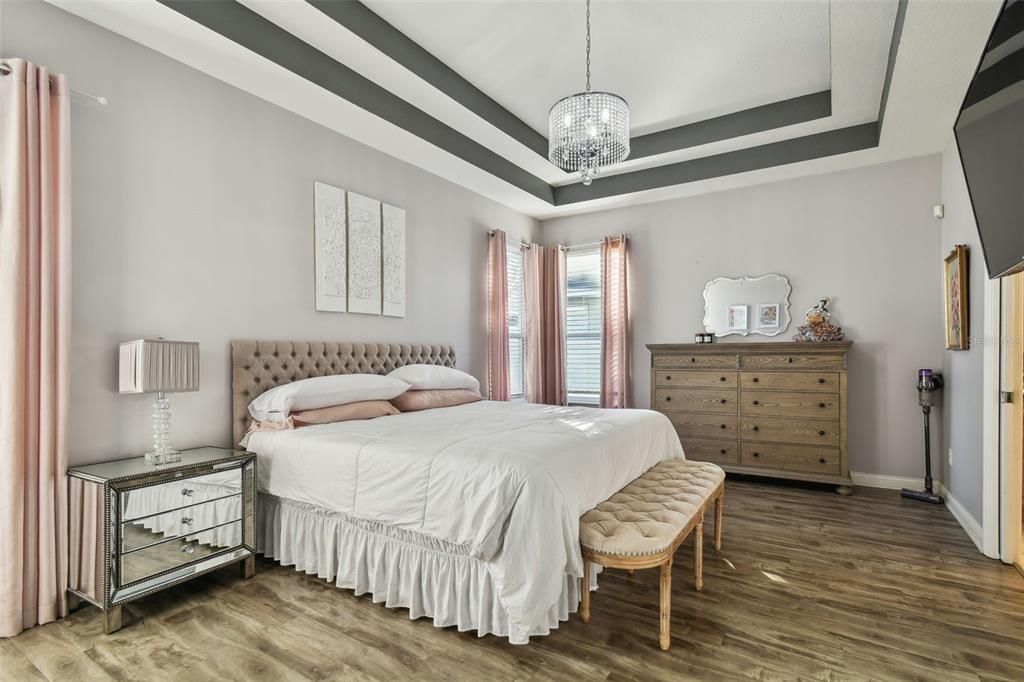 Bedroom, Chandelier, Interior, Pendant Lights, Wood Texture Flooring