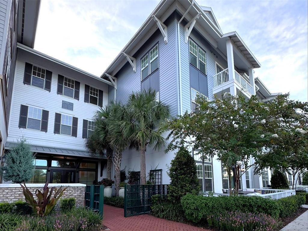 Exterior, Facade, American Craftsman