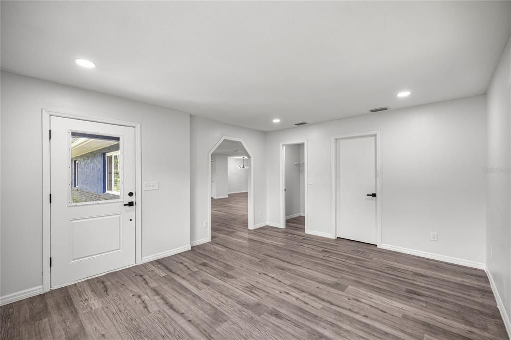 Empty room, Interior, Recessed Lighting, Wood Texture Flooring
