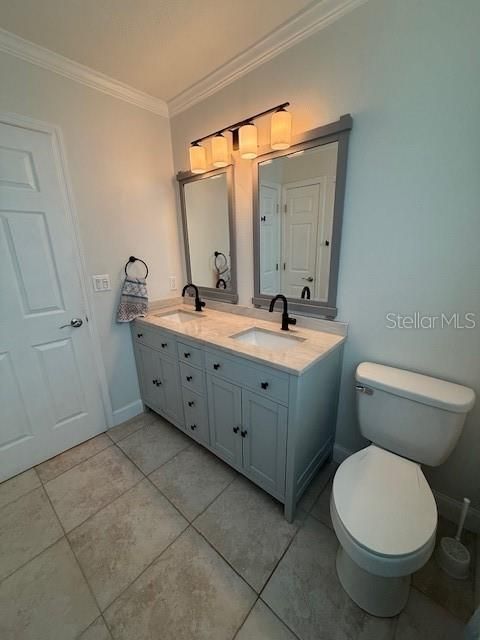 Bathroom, Dual Sink Vanities, Interior