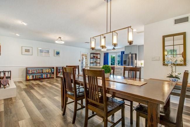 Dining room, Interior, Kitchen, Pendant Lights, Recessed Lighting, Wood Texture Flooring