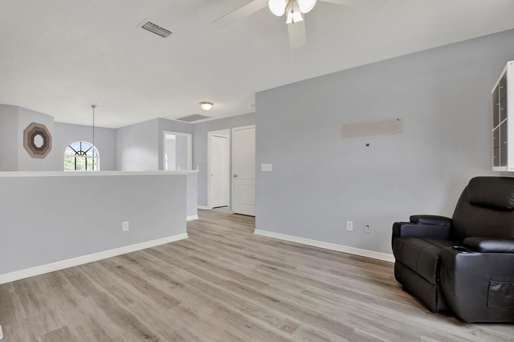 Interior, Pendant Lights, Wood Texture Flooring