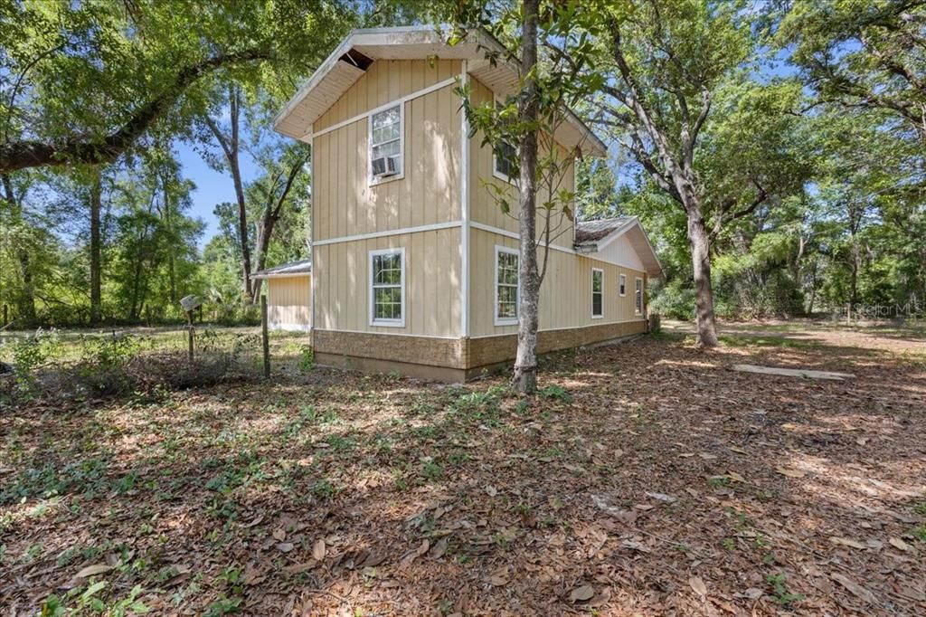 Backyard, Exterior