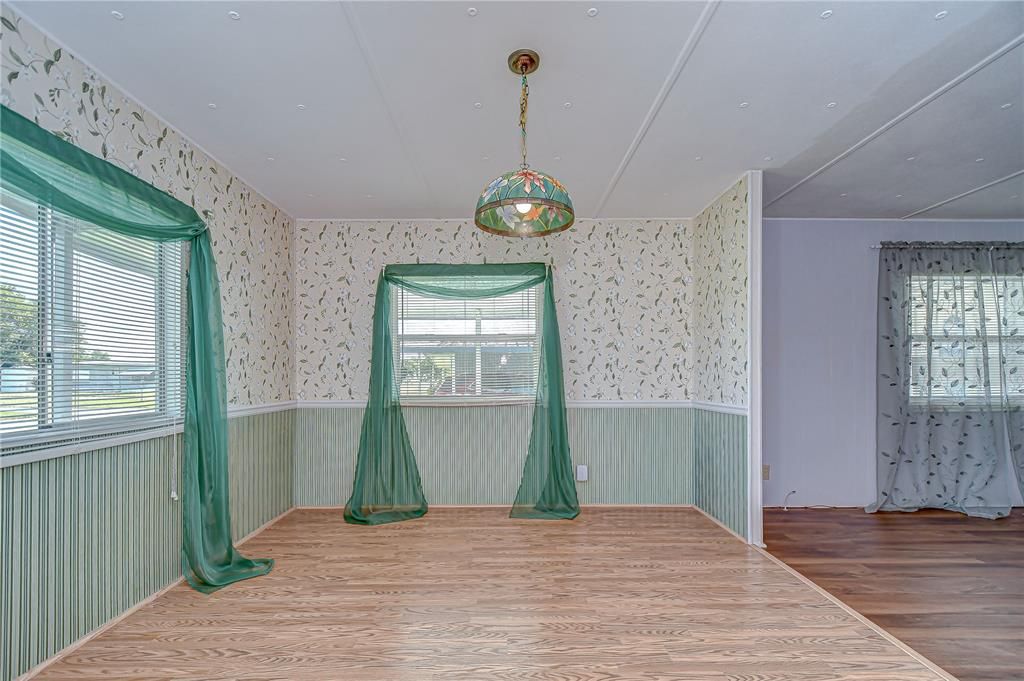 Interior, Pendant Lights, Wood Texture Flooring