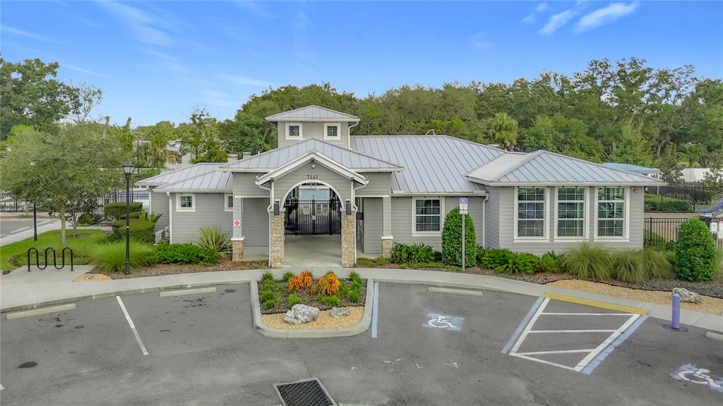 Exterior, Facade, Ranch