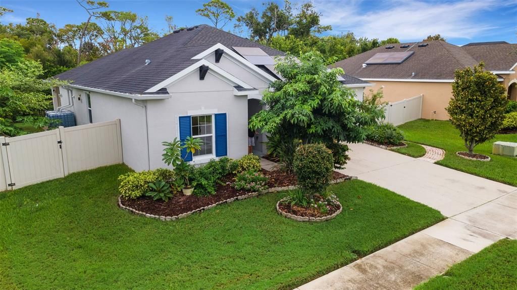 Backyard, Exterior, Facade, Solar Panels, Ranch