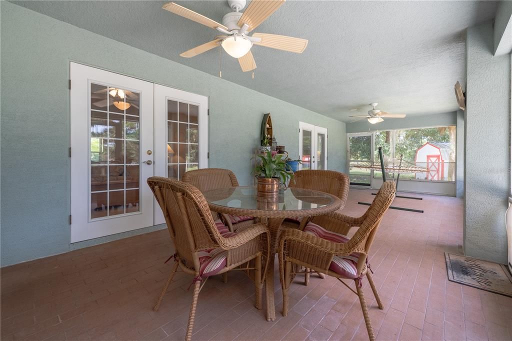 Dining room, Interior