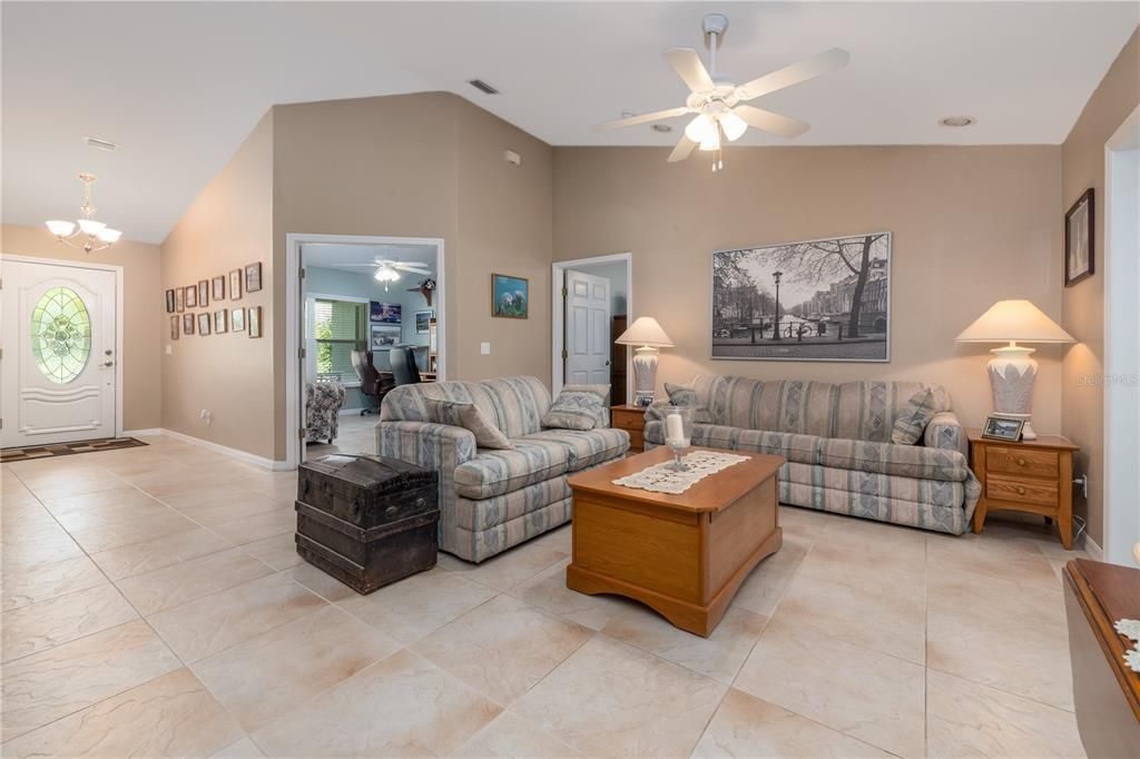 Chandelier, Interior, Living room