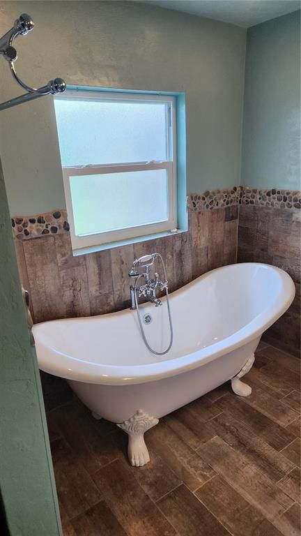 Bathroom, Free Standing Baths, Interior