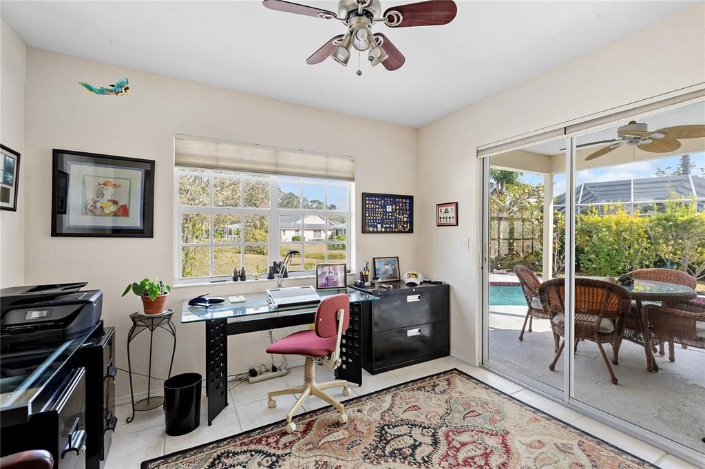 Home Office, Interior