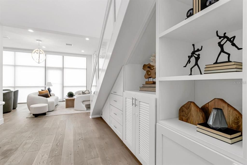 Interior, Pendant Lights, Recessed Lighting, Wood Texture Flooring