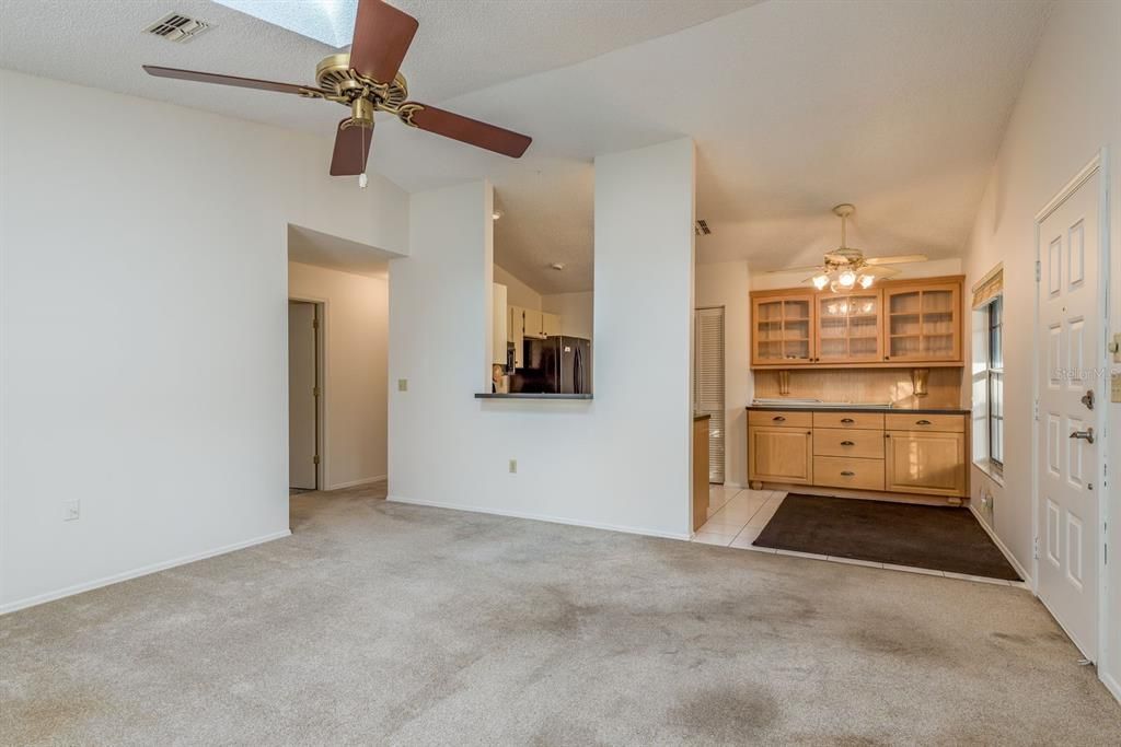 Empty room, Interior, Recessed Lighting