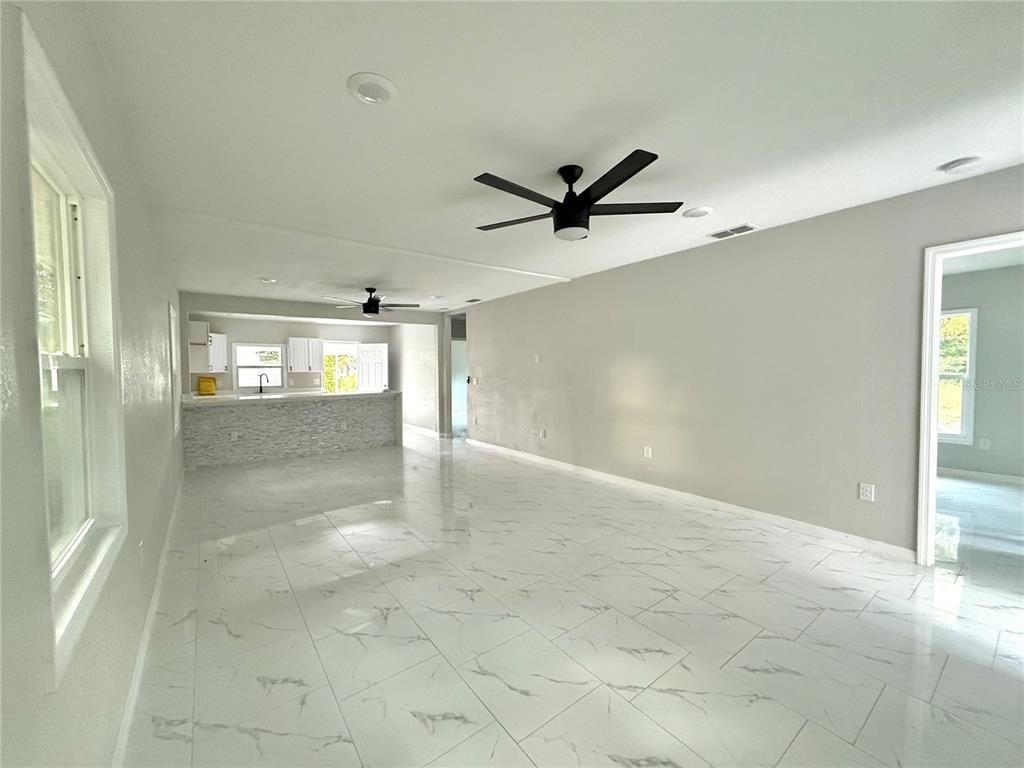 Empty room, Interior, Marble, Recessed Lighting