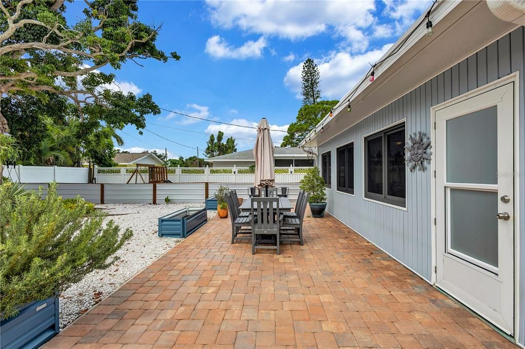 Backyard, Exterior