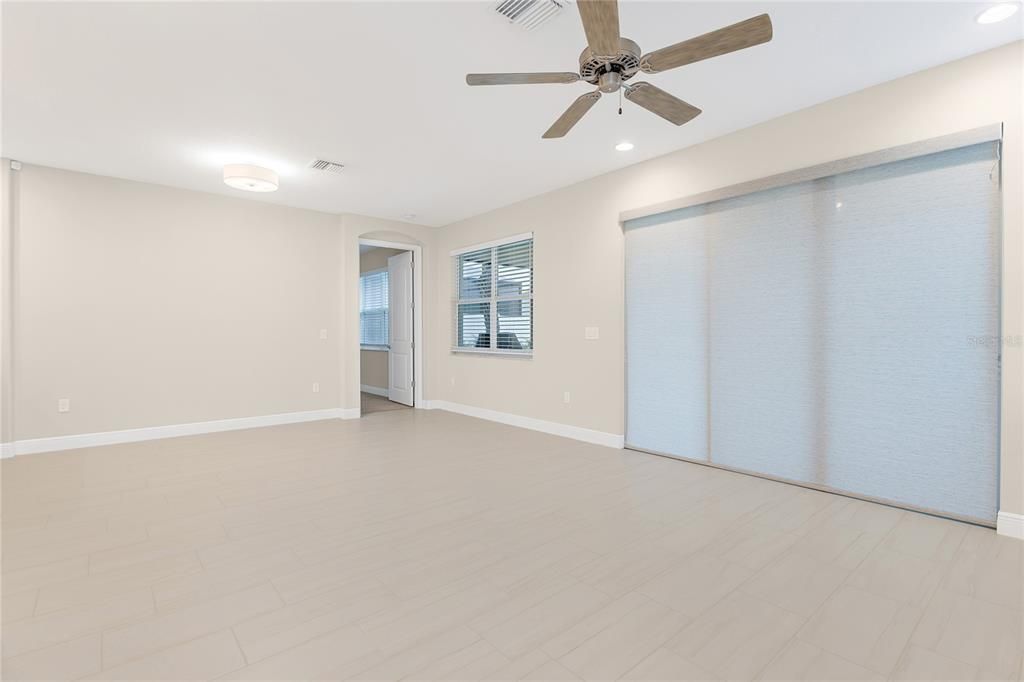 Empty room, Interior, Recessed Lighting