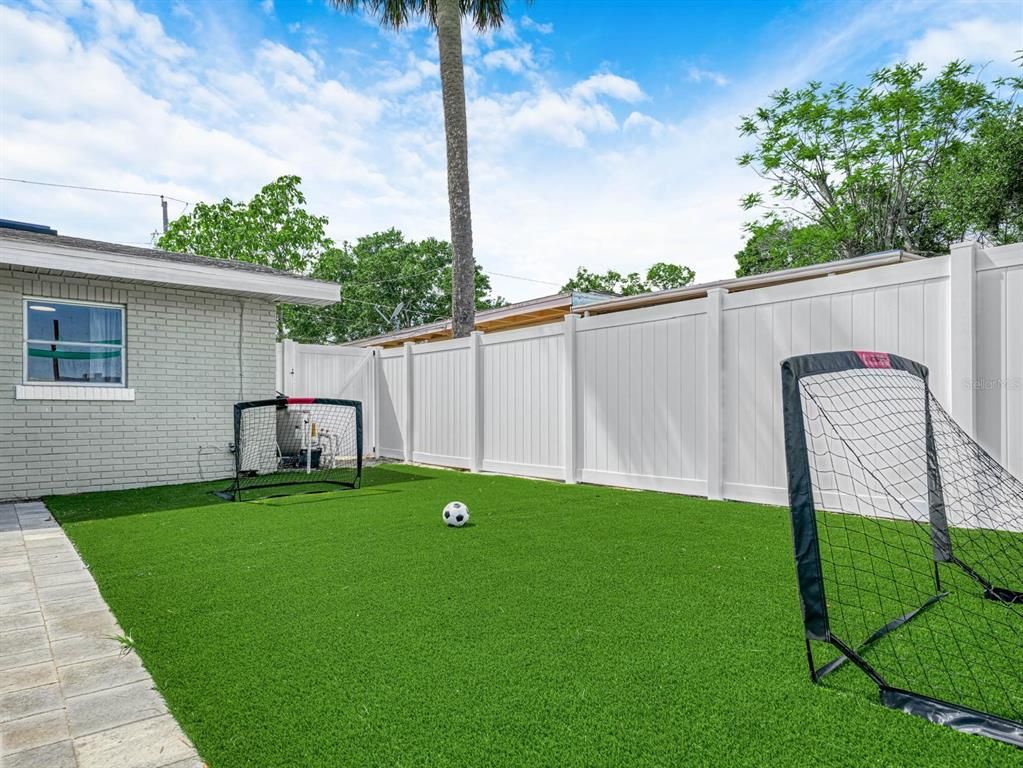 Backyard, Exterior