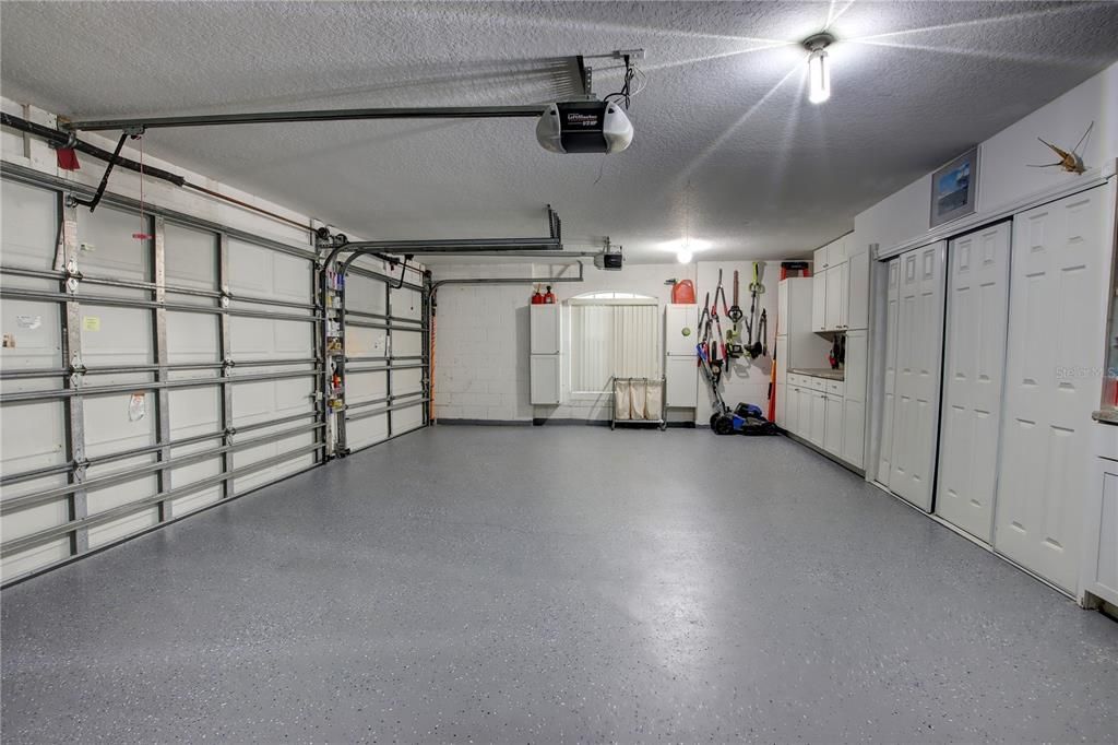 Garage, Interior
