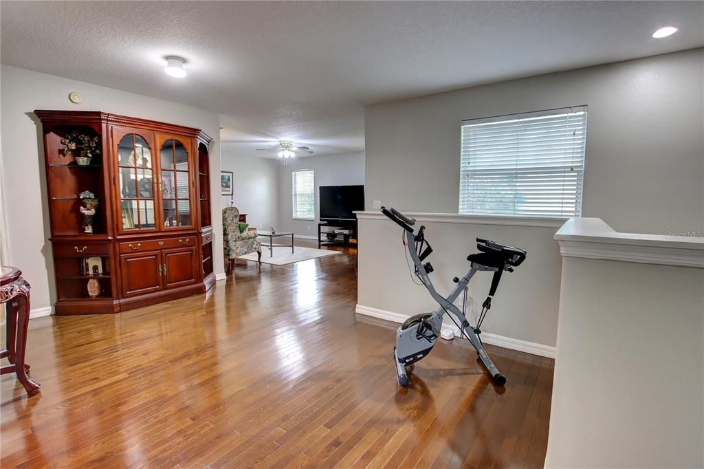 Fitness Equipment, Interior, Recessed Lighting, Wood Texture Flooring