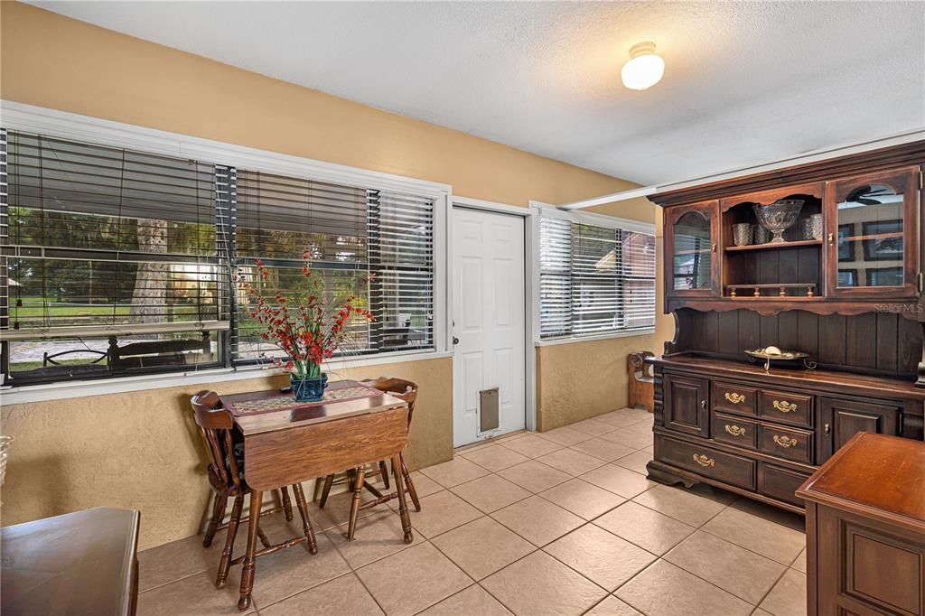 Dining room, Interior