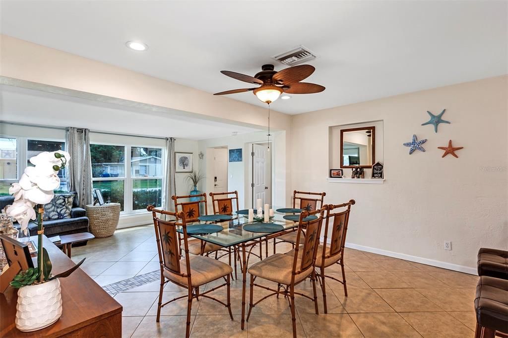 Dining room, Interior, Recessed Lighting