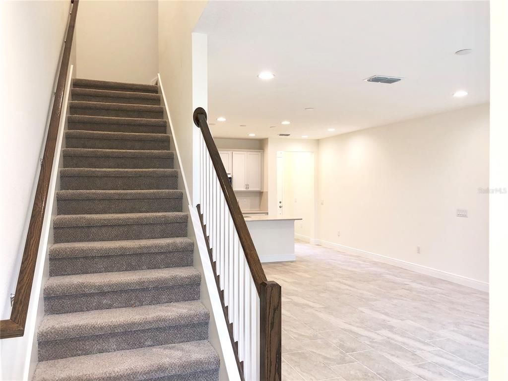 Empty room, Interior, Recessed Lighting