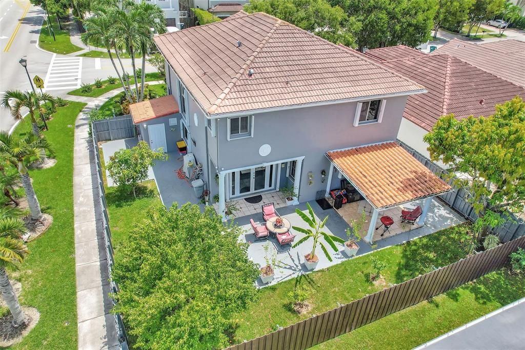 Exterior, Drone