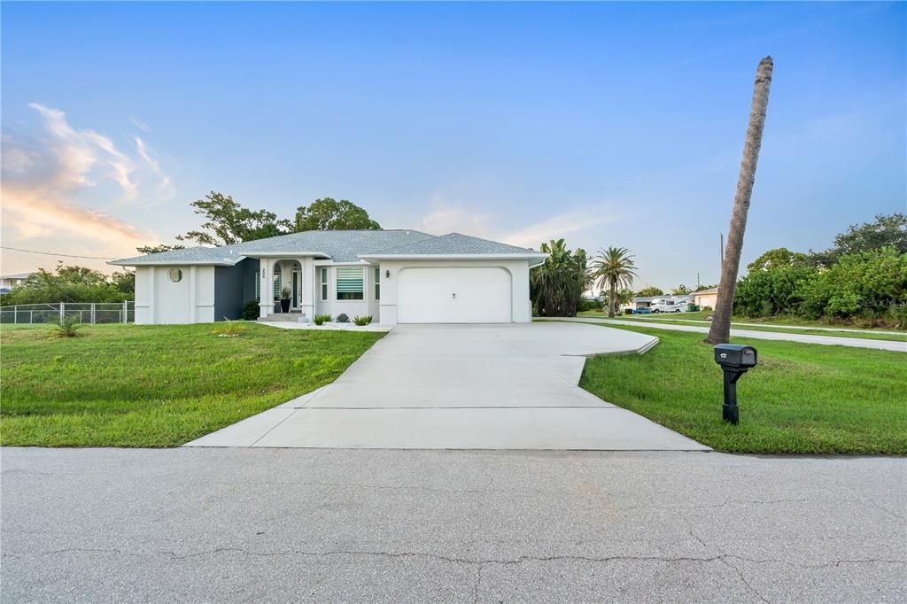 Attached, Backyard, Exterior, Facade, Ranch