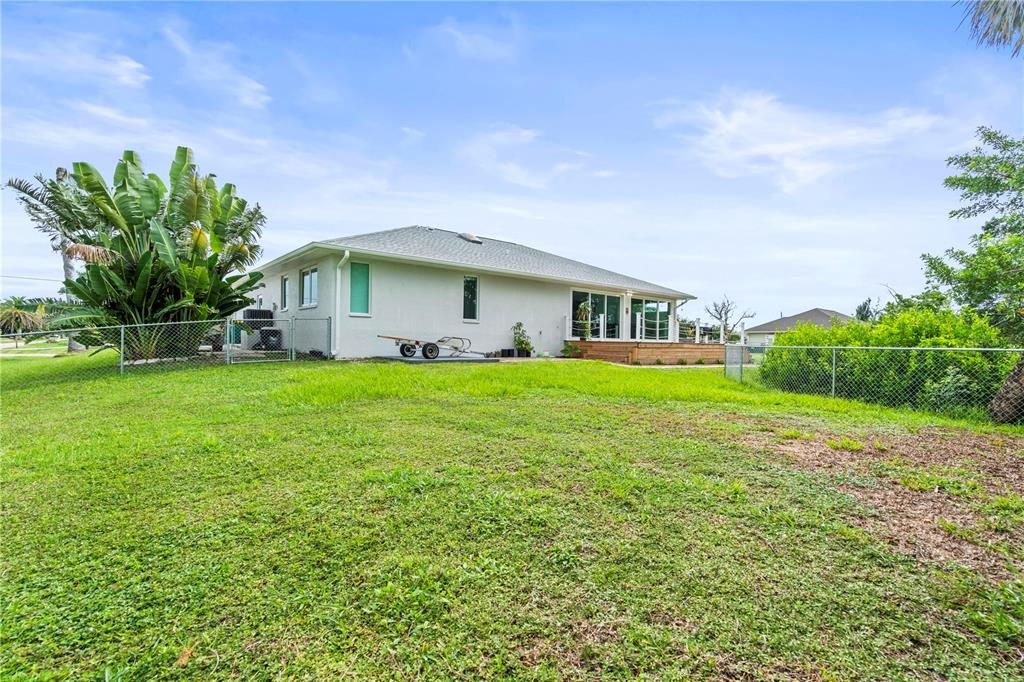 Backyard, Exterior
